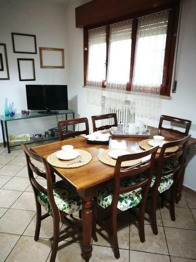 Appartamento Da Vinci Monticelli Terme 0*,  Italia