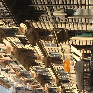 https://casa-vacanza-colosseo.it-romehotels.com